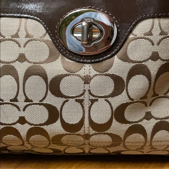 Signature Coach Brown Shoulder Bag - Picture 3 of 16